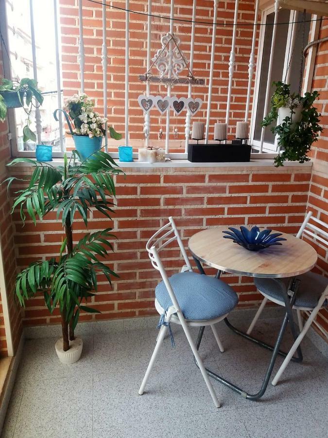 Amazing Sunny Flat With Balcony Pool Two Mins From The Apartment