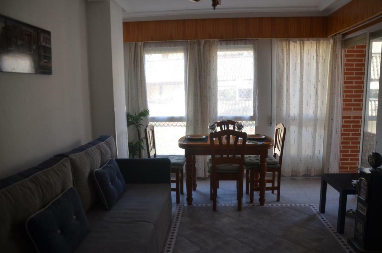 Apartment Amazing Sunny Flat With Balcony Pool Two Mins From The *