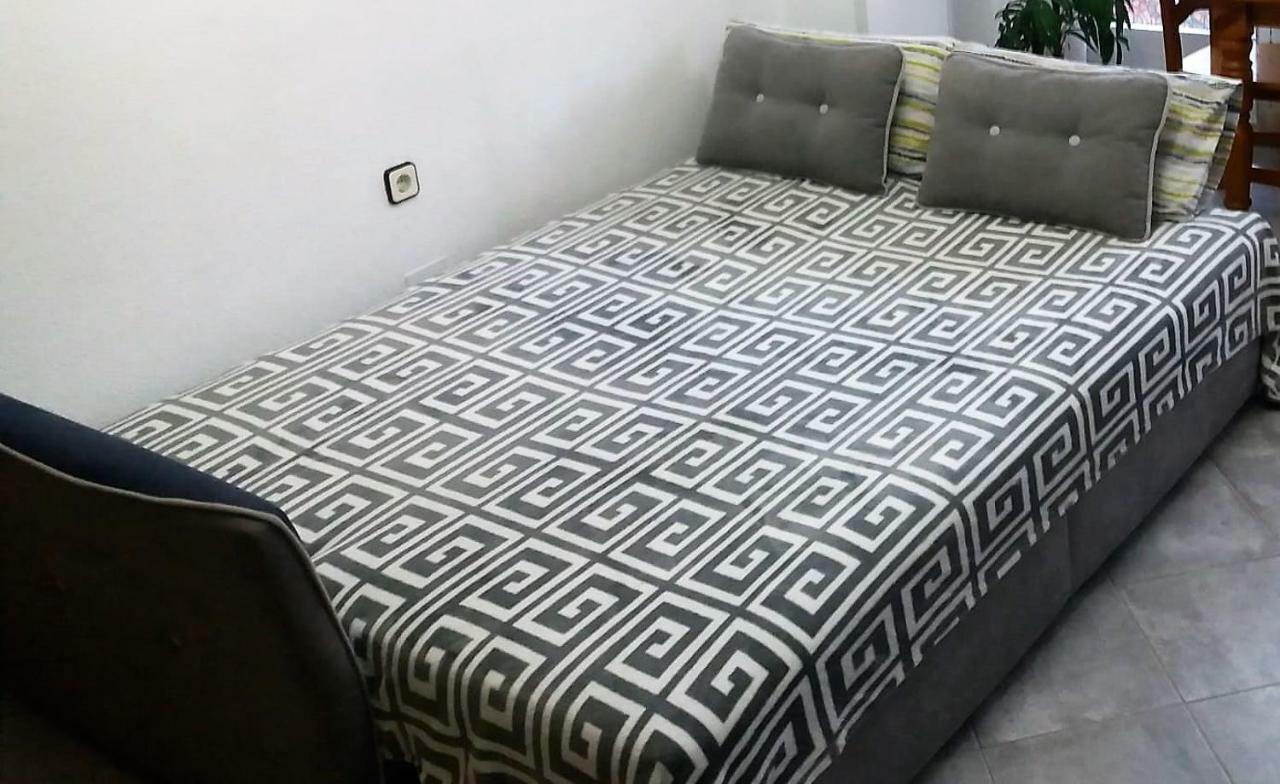 Amazing Sunny Flat With Balcony Pool Two Mins From The Torrevieja